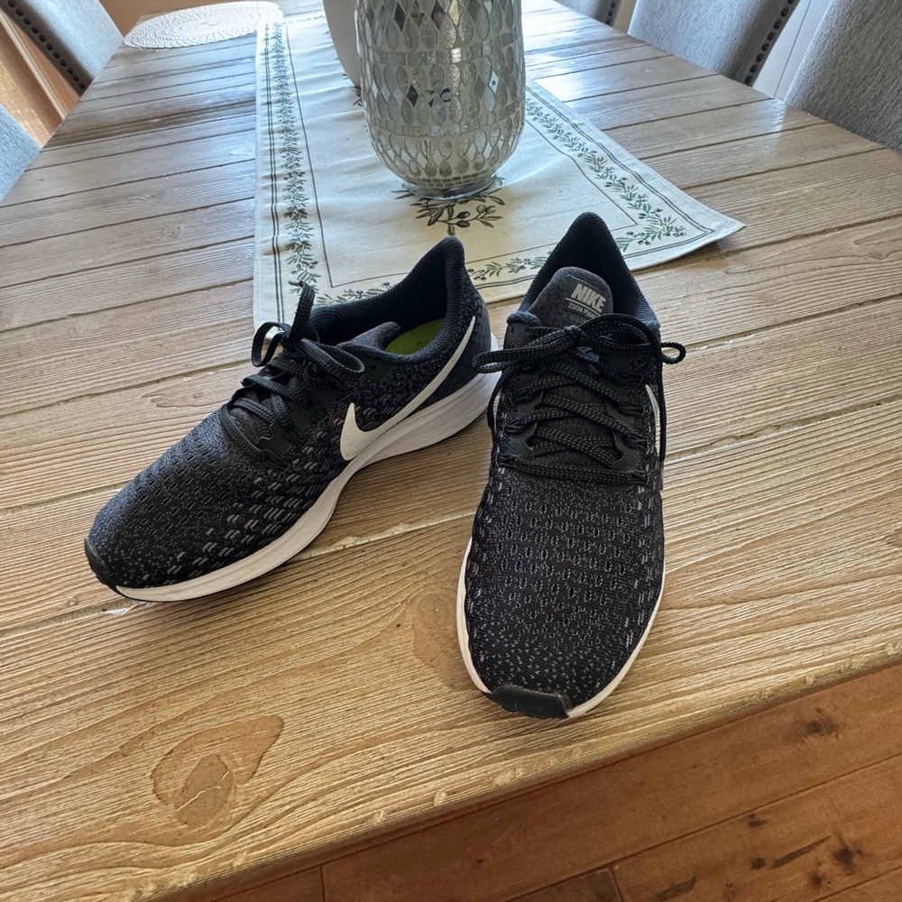Nike Black and White Athletic Shoes